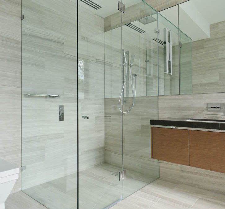 ¿Cómo realizar una buena limpieza de tu Shower door?